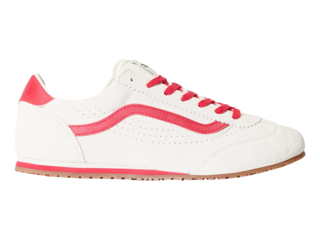 Tenis VANS Super LowPro color beige con franja lateral, cordones y detalles en rojo, y suela de goma café.