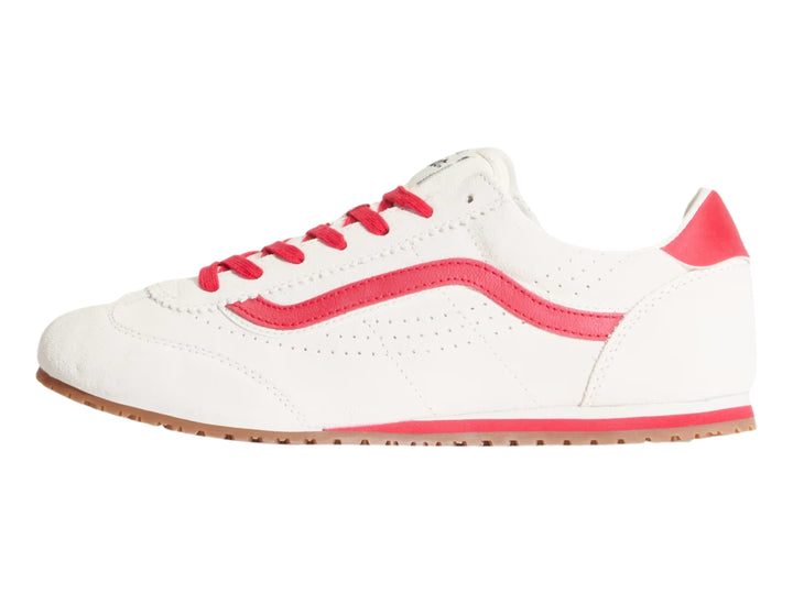 Tenis VANS Super LowPro color beige con franja lateral, cordones y detalles en rojo, y suela de goma café.