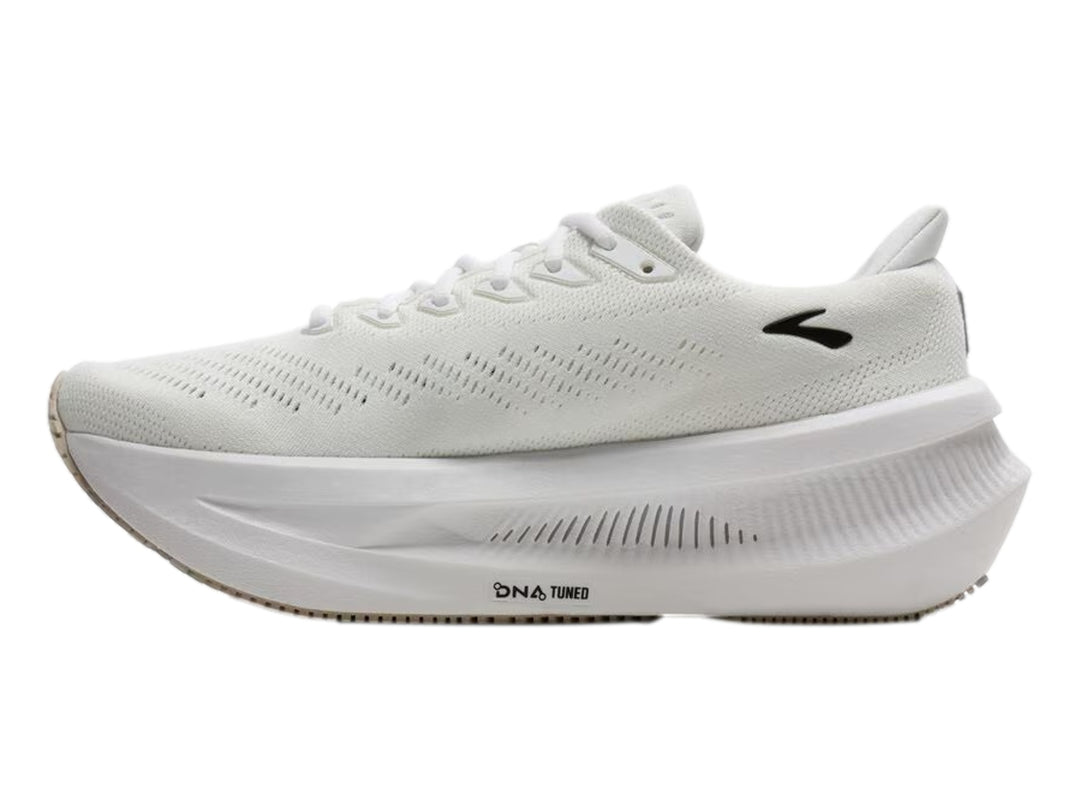 Tenis deportivos Brooks Glycerin Max en color blanco con detalles en negro y gris, vista lateral.