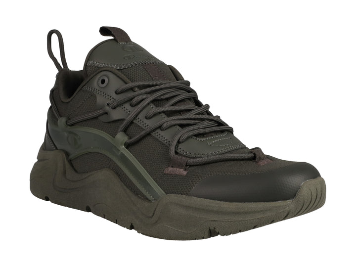 Tenis deportivos Champion color verde olivo con suela gruesa y diseño moderno.