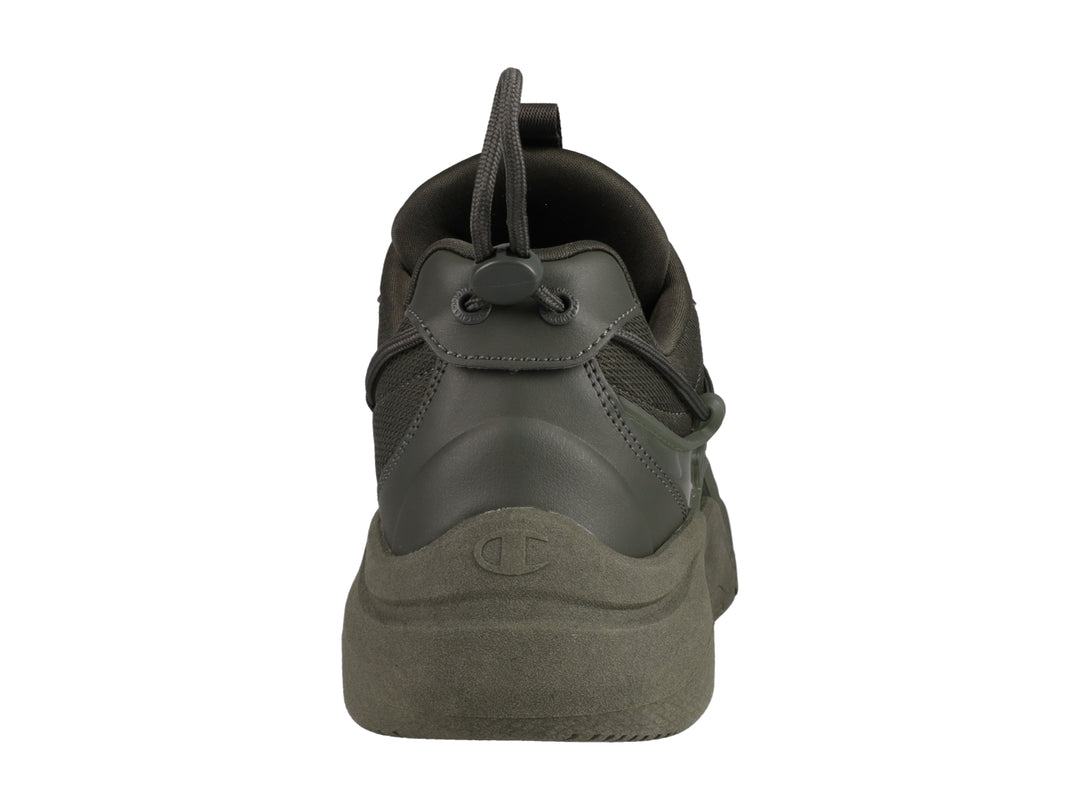 Tenis deportivos Champion color verde olivo con suela gruesa y diseño moderno.