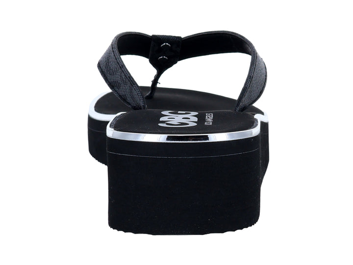 Sandalias de playa GBG color negro con plataforma y detalle lateral blanco.