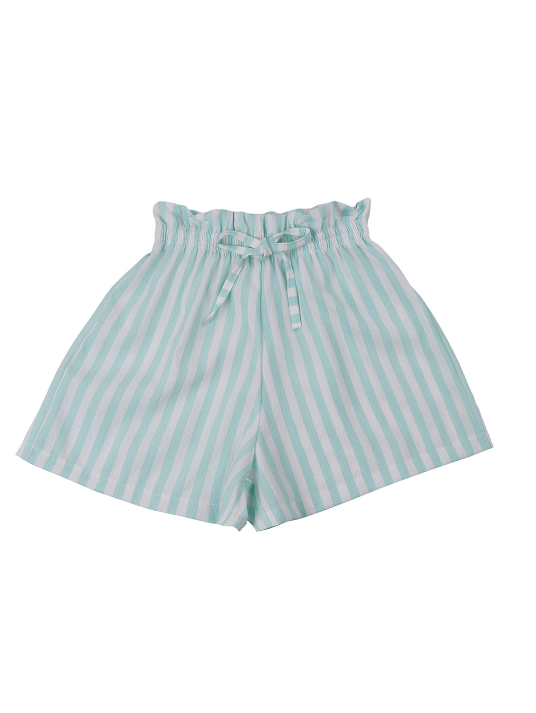 Niña vistiendo conjunto de camisa y short a rayas color menta y blanco.