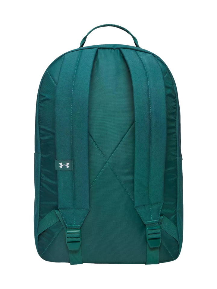 Mochila Under Armour color verde con logotipo blanco frontal y asa superior.