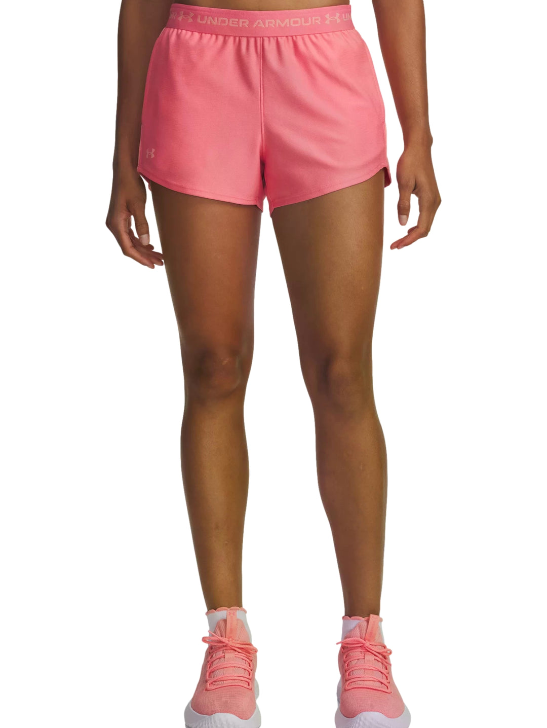 Pantalones cortos deportivos color rosa de la marca Under Armour para mujer.