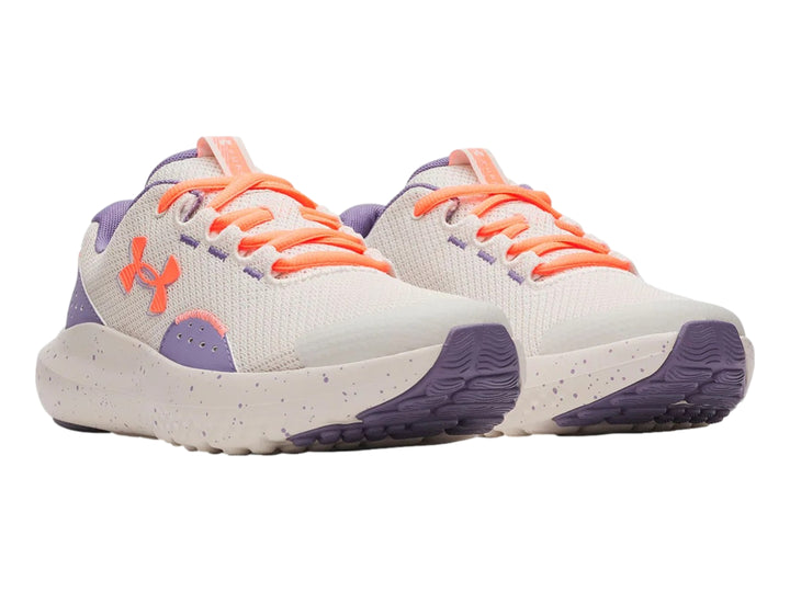 Tenis deportivos Under Armour color blanco con detalles en morado y naranja para Niña.