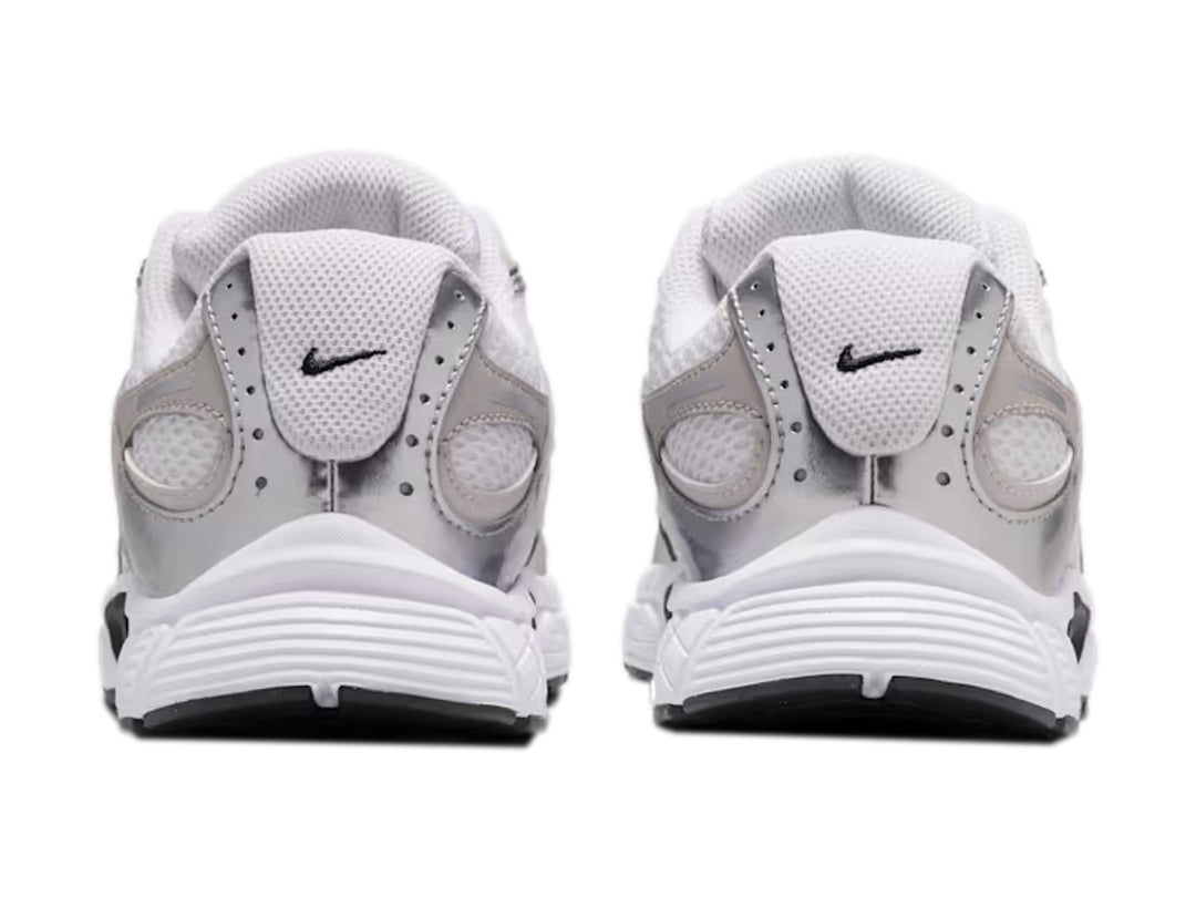 Tenis Nike V5 RNR Blanco y Gris para Niño