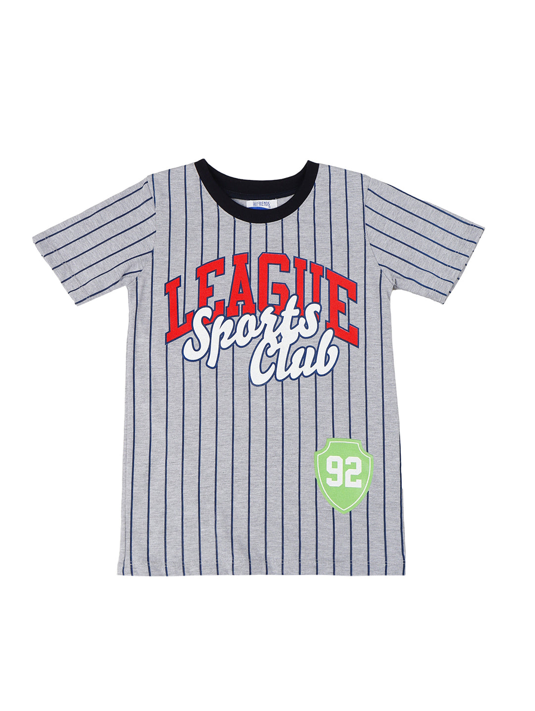 Conjunto para niño compuesto por camiseta gris a rayas y short azul marino.
