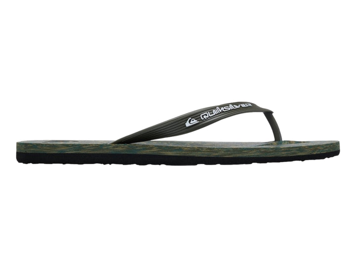 Sandalias Quiksilver Molokai color verde Grape Leaf con suela negra.