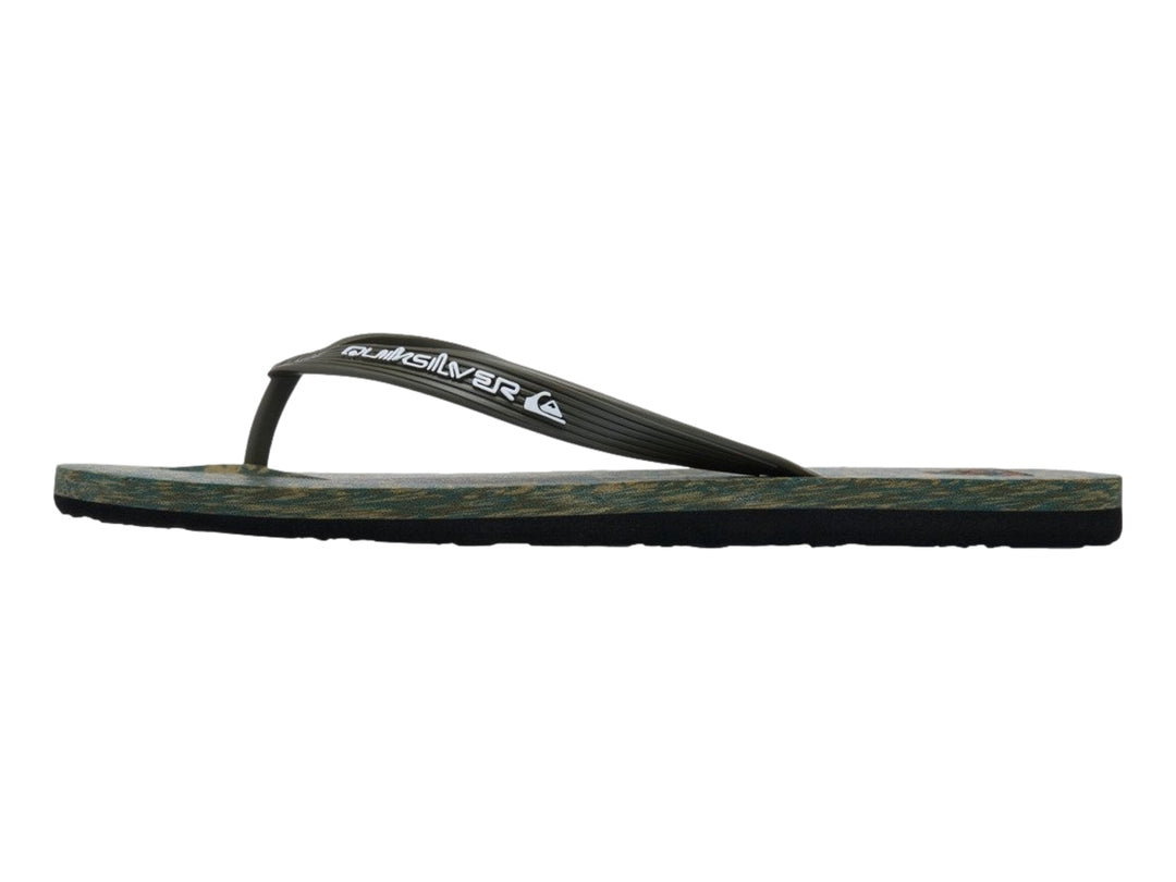 Sandalias Quiksilver Molokai color verde Grape Leaf con suela negra.