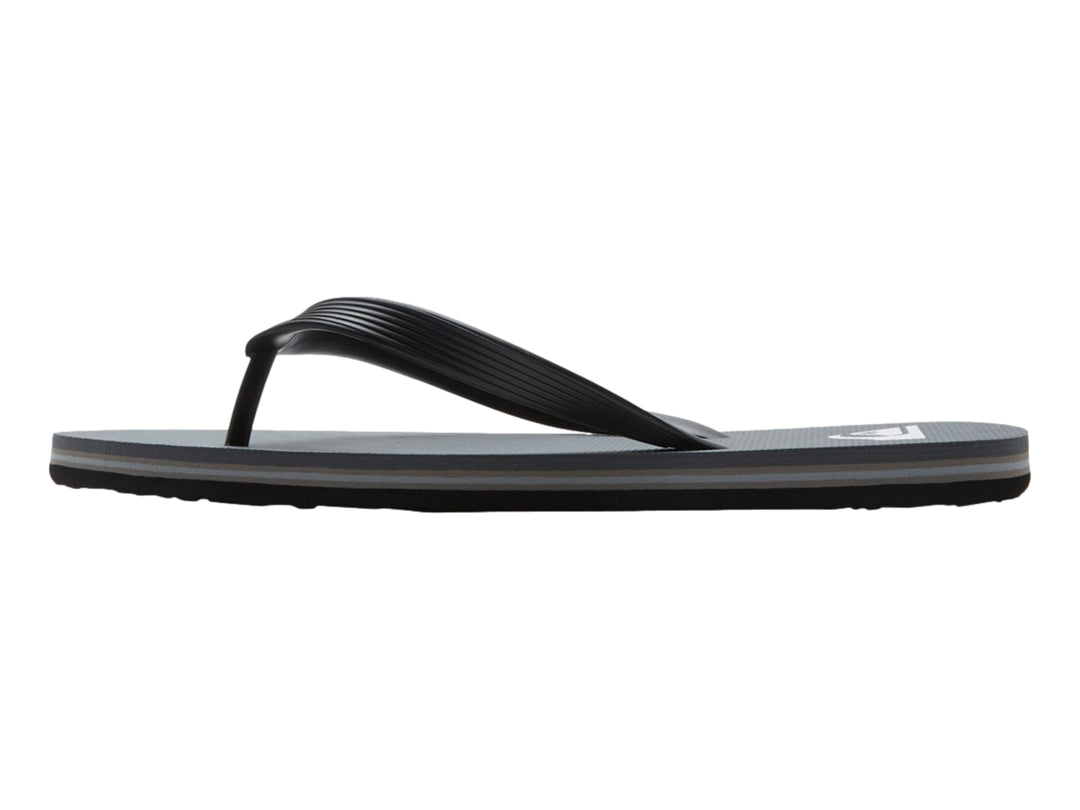 Sandalias Quiksilver color gris y negro, estilo casual de dedo.