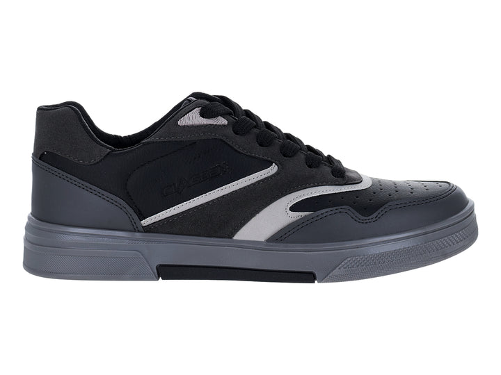 Tenis Clasben color negro con detalles y suela en color gris, vista lateral.