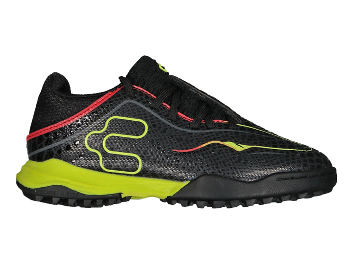Zapato de fútbol Charly modelo Turf en color negro con detalles en amarillo neón y rojo.