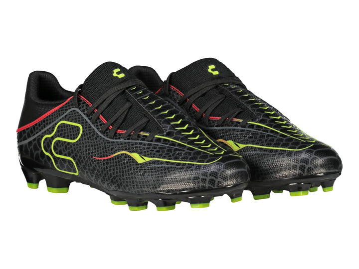 Zapato de fútbol Charly color negro con detalles en amarillo limón y rojo, vista lateral.
