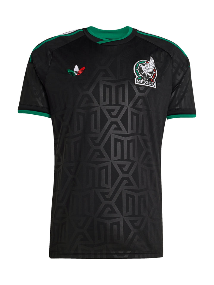 Jersey de fútbol Adidas color negro con detalles en verde y rojo y el escudo de la selección de México.