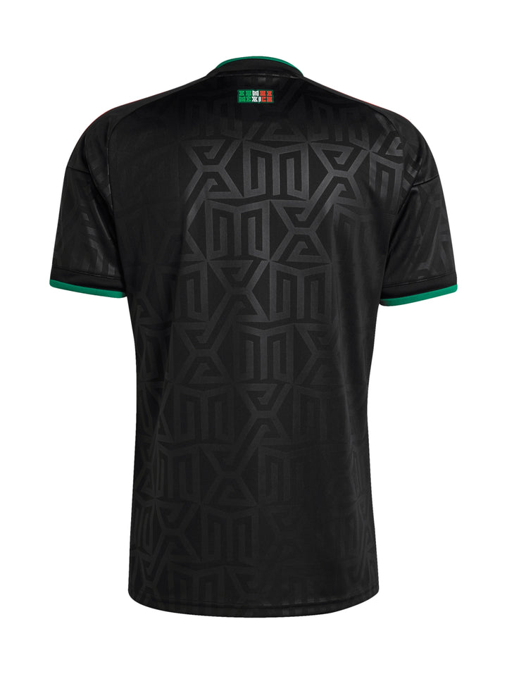 Jersey de fútbol Adidas color negro con detalles en verde y rojo y el escudo de la selección de México.