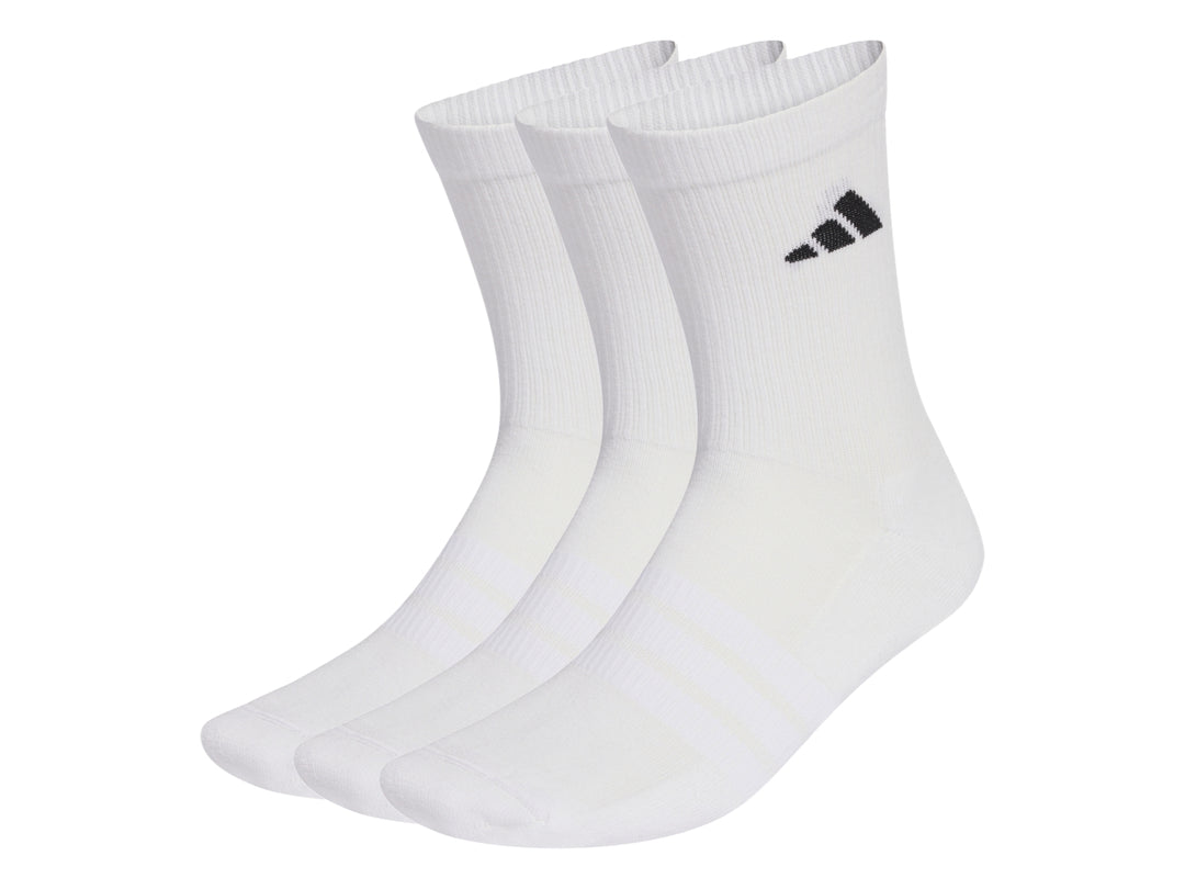 Paquete de tres pares de calcetines blancos Adidas con logo negro.