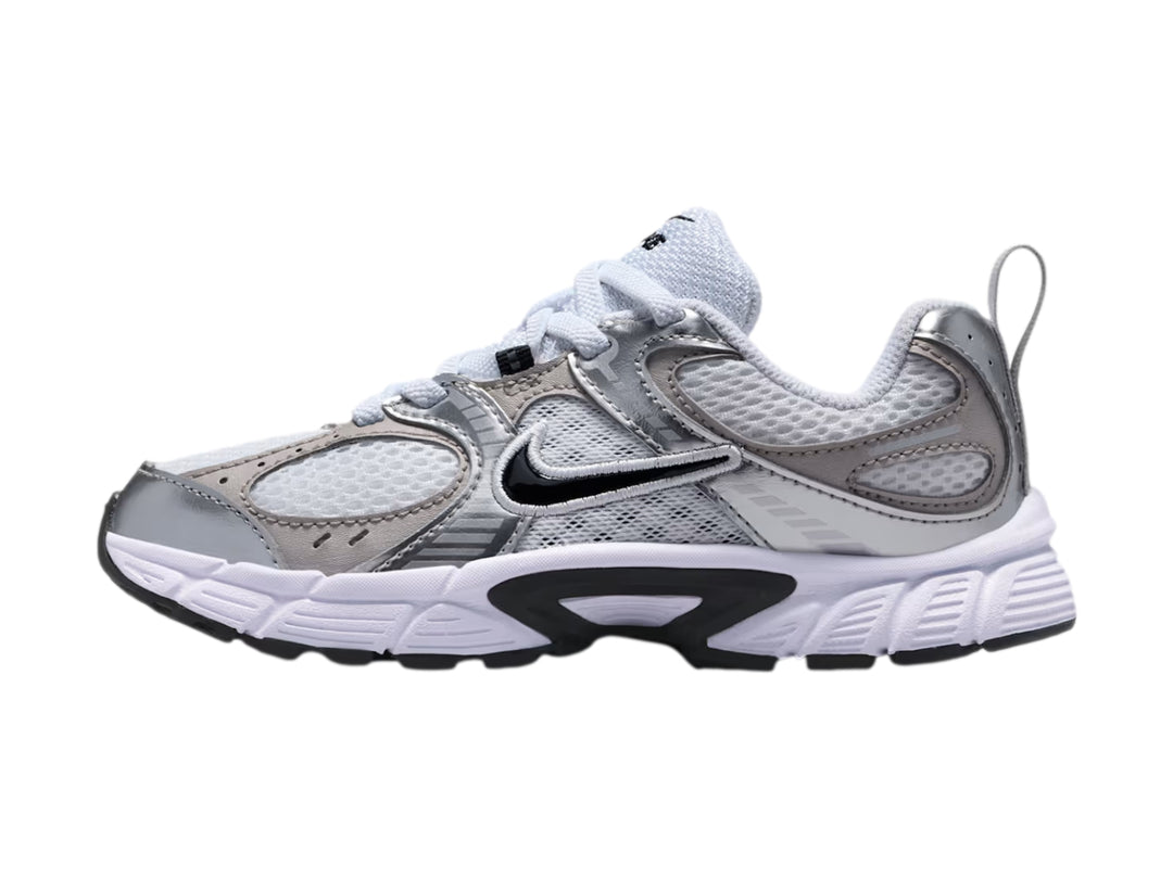 Tenis Nike V5 RNR Blanco y Gris para Niño