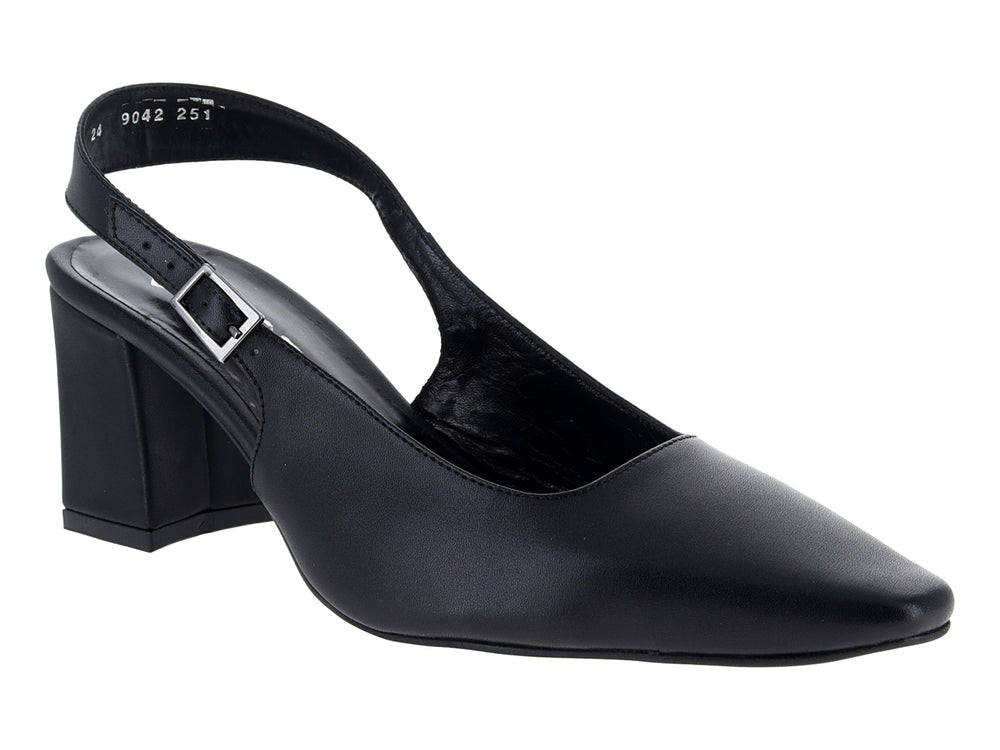 Zapato negro de tacón cuadrado y correa trasera marca ROZE sobre fondo blanco.
