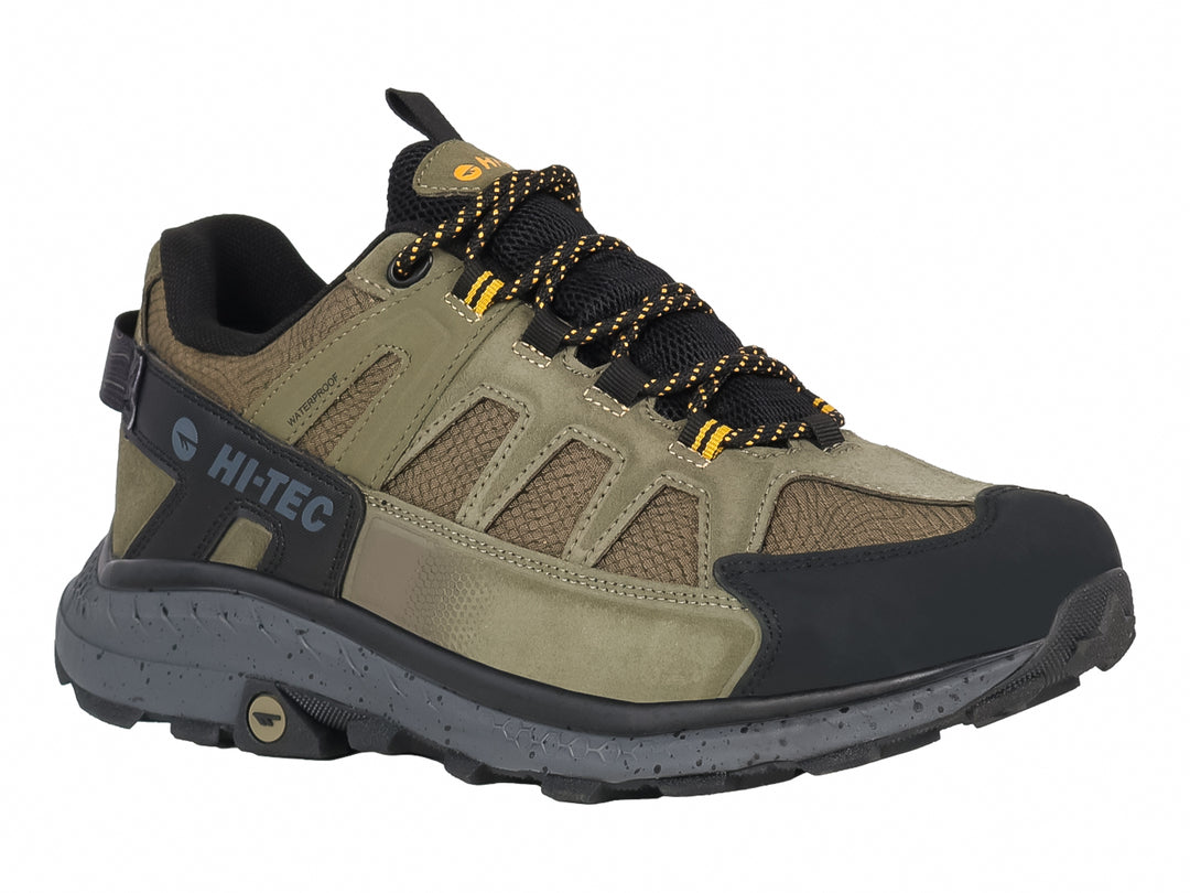 Zapato deportivo HI-TEC Ronan Low WP en color oliva con detalles en negro y suela todoterreno.