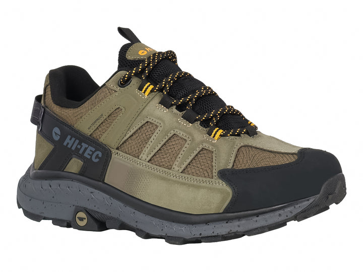 Zapato deportivo HI-TEC Ronan Low WP en color oliva con detalles en negro y suela todoterreno.