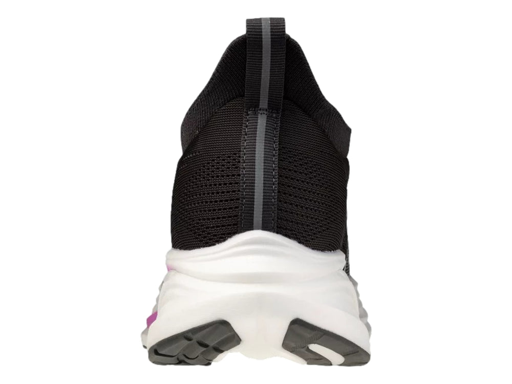 Tenis deportivos Mizuno Neo Zen 2 color negro con suela blanca.