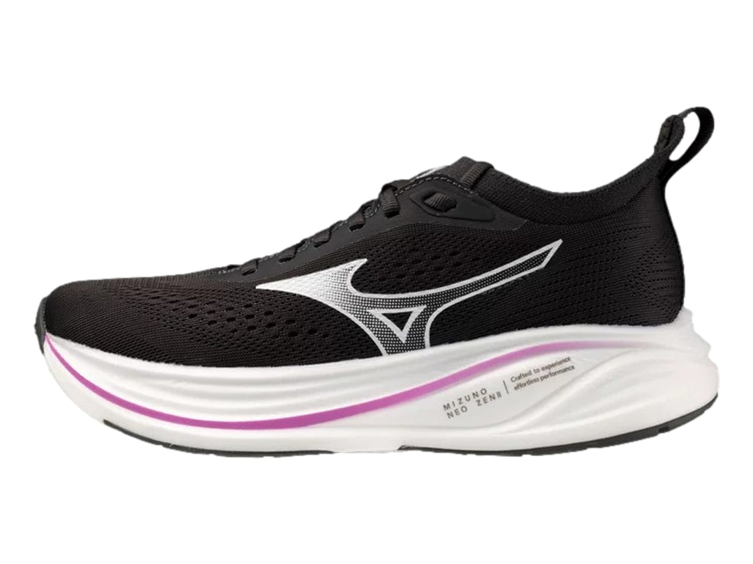 Tenis deportivos Mizuno Neo Zen 2 color negro con suela blanca.