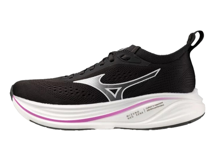 Tenis deportivos Mizuno Neo Zen 2 color negro con suela blanca.