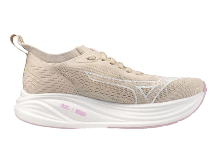 Tenis deportivos Mizuno Neo Zen 2 en color arena y blanco con suela blanca robusta.