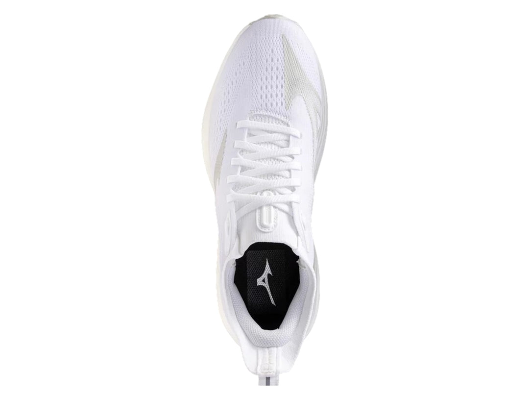 Tenis deportivos Mizuno Neo Zen 2 en color blanco con detalles en azul claro y suela blanca robusta.