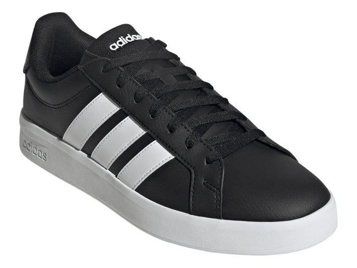 Tenis Adidas Grand Court Base 3.0 color negro con tres franjas blancas y suela blanca.