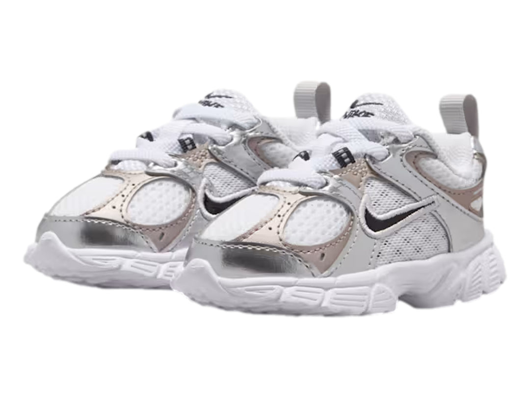 Tenis Nike V5 RNR Blanco y Gris para Niño