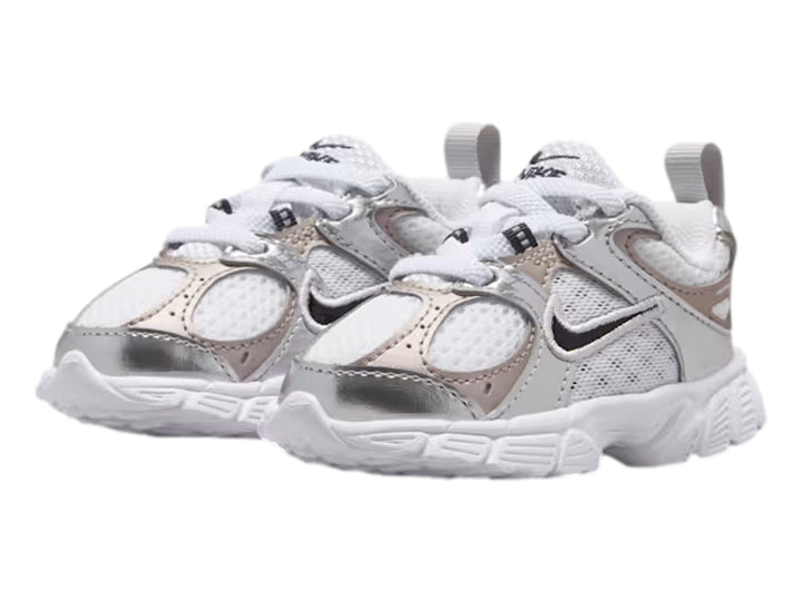 Tenis Nike V5 RNR Blanco y Gris para Niño