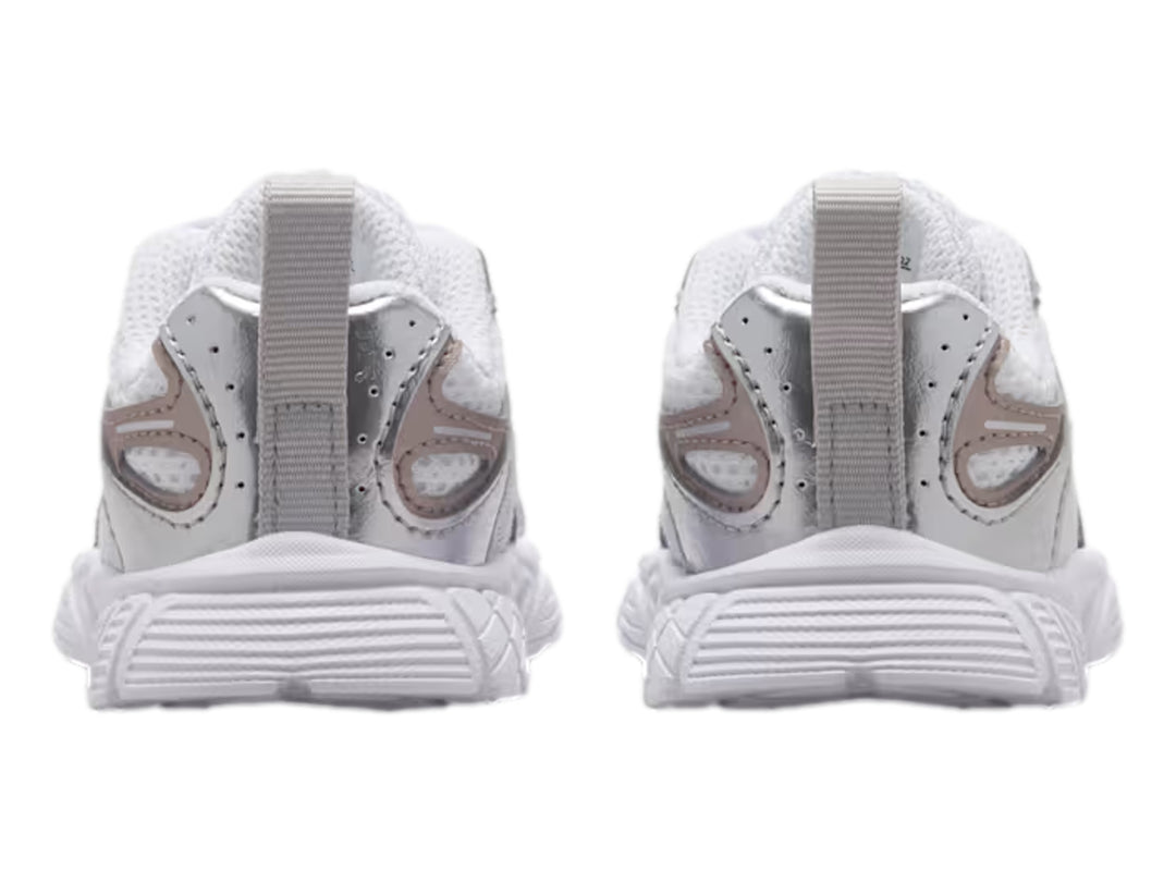 Tenis Nike V5 RNR Blanco y Gris para Niño