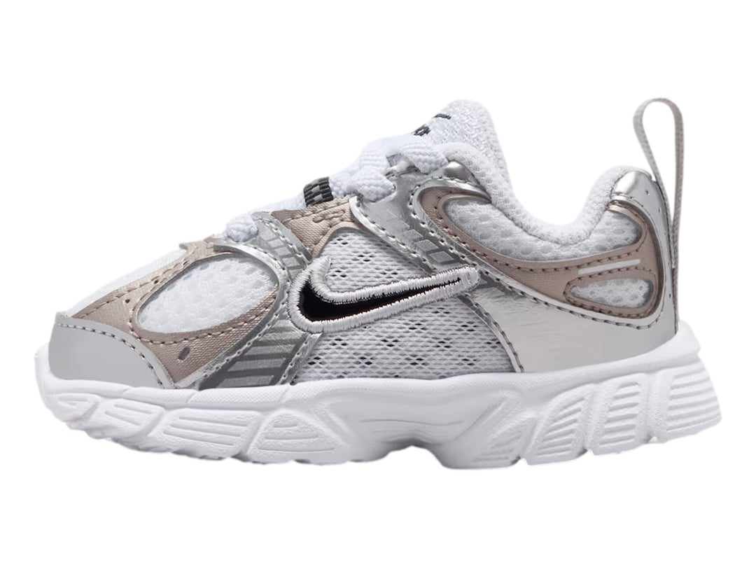 Tenis Nike V5 RNR Blanco y Gris para Niño