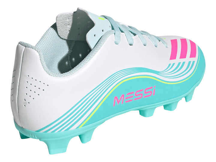 Calzado de fútbol Adidas F50 Messi Club en colores blanco, turquesa y rosa con suela de tacos FG.