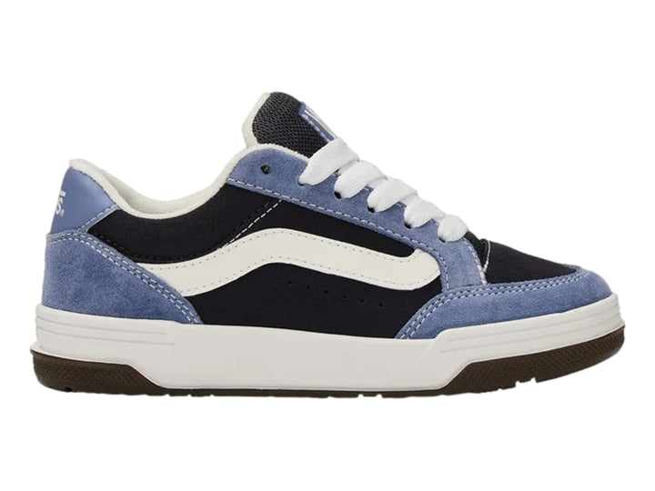Tenis Vans azul y negro con franja lateral blanca y suela blanca
