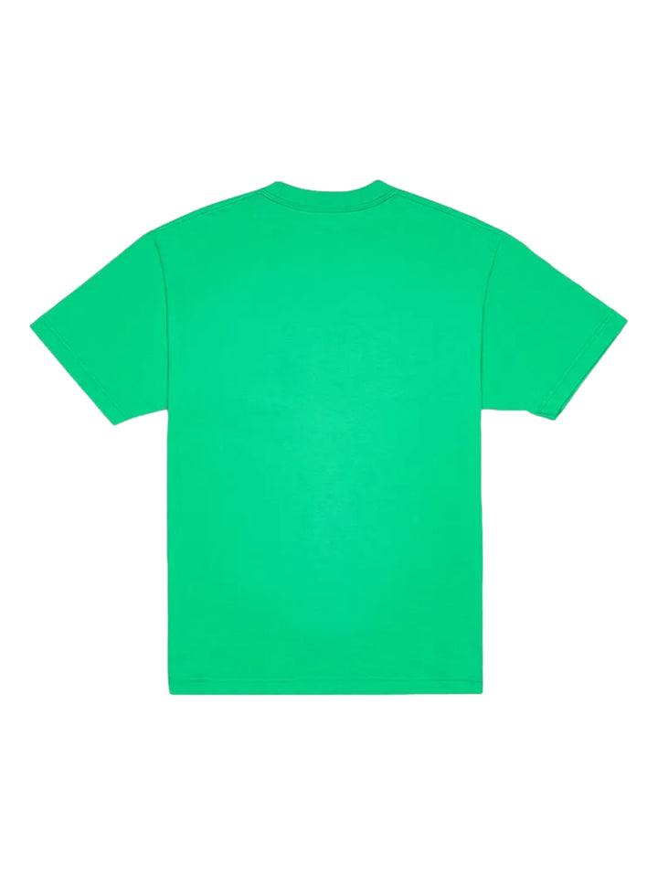 Hombre vistiendo una camiseta de manga corta color verde brillante con el logotipo de VANS en blanco en el pecho.