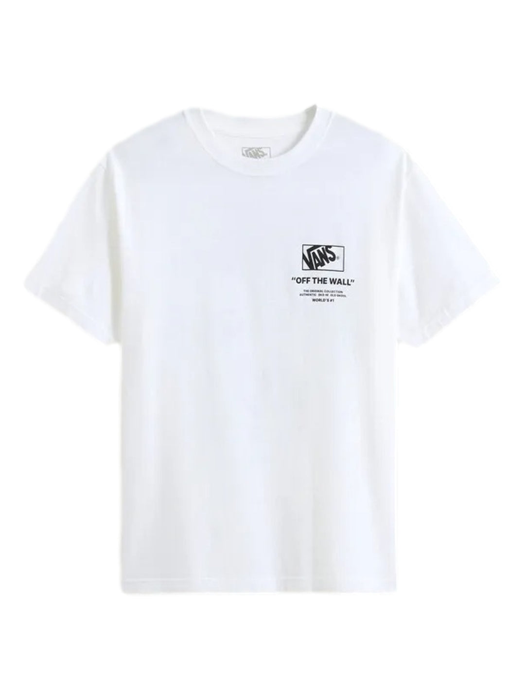 Hombre vistiendo una camiseta blanca de manga corta de la marca Vans con un pequeño logo en el pecho.