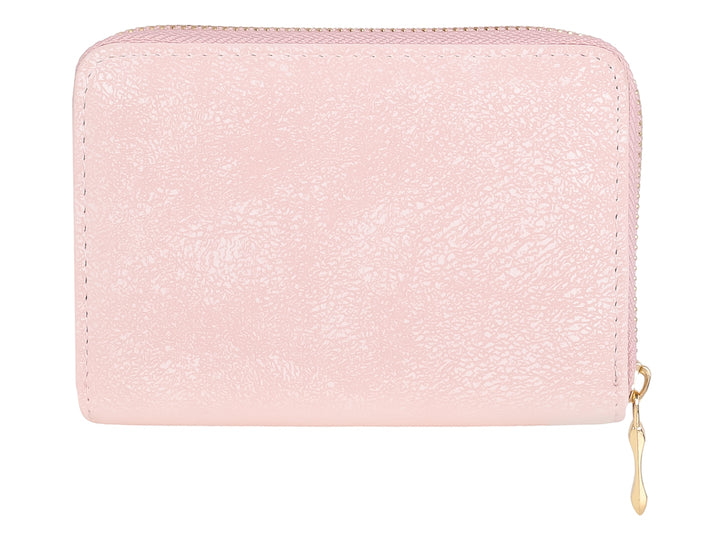 Monedero color rosa con cierre y detalle metálico dorado.
