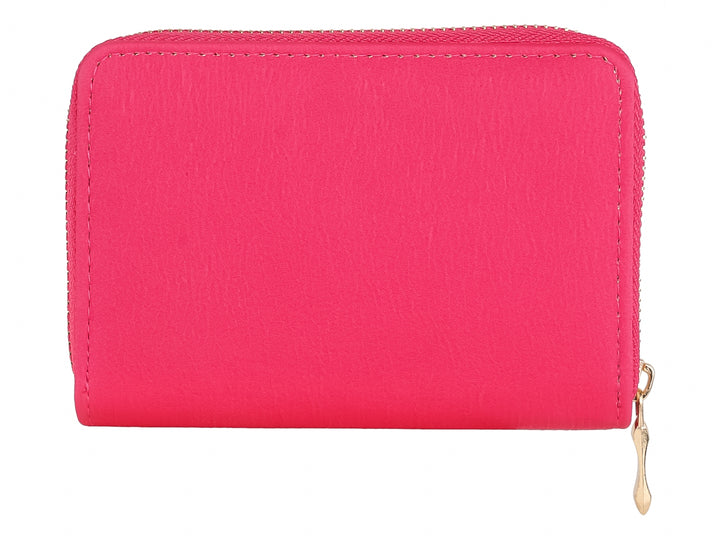 Monedero color rosa con cierre y detalle metálico dorado.