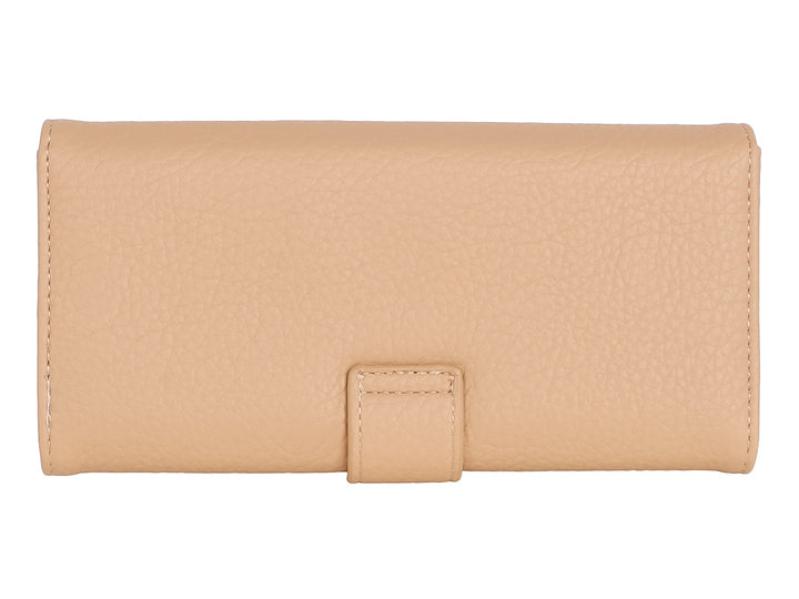 Cartera color kaki con textura granulada y cierre de solapa central.