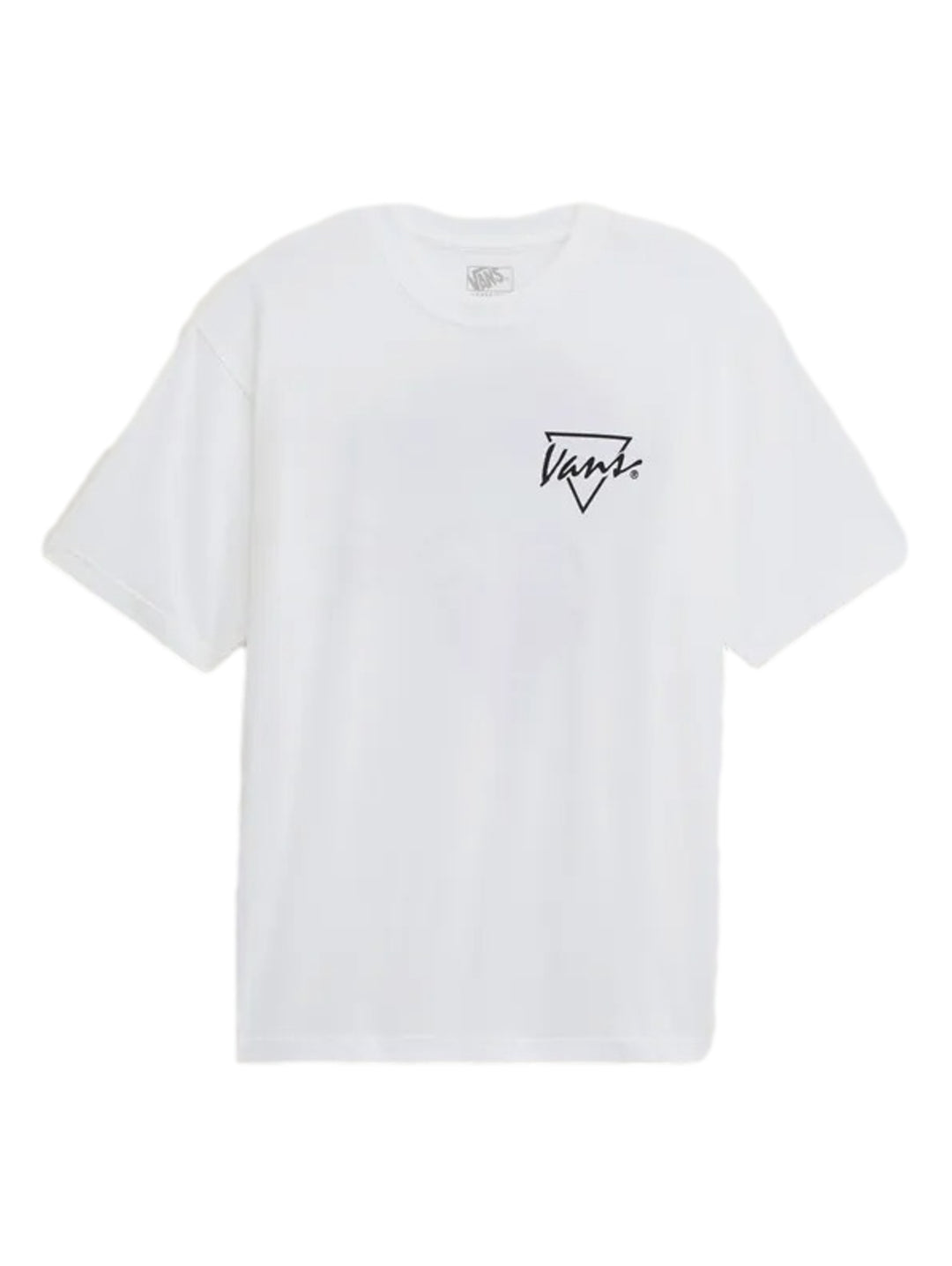 Hombre vistiendo una camiseta blanca de manga corta de la marca VANS con un pequeño logo negro en el pecho.