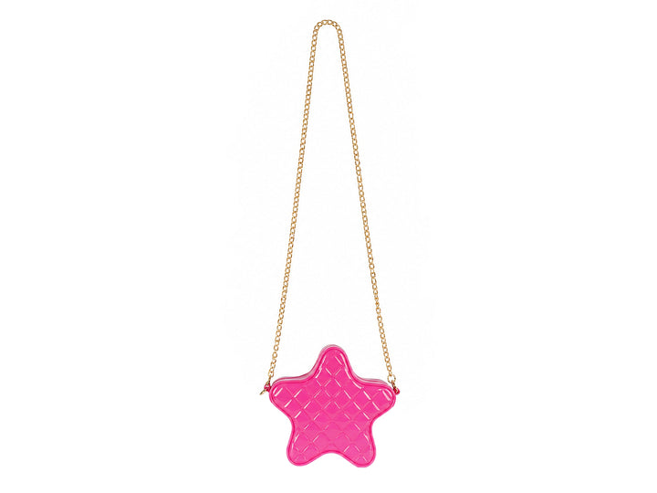 Bolso en forma de estrella color fucsia con acabado brillante y textura acolchada.