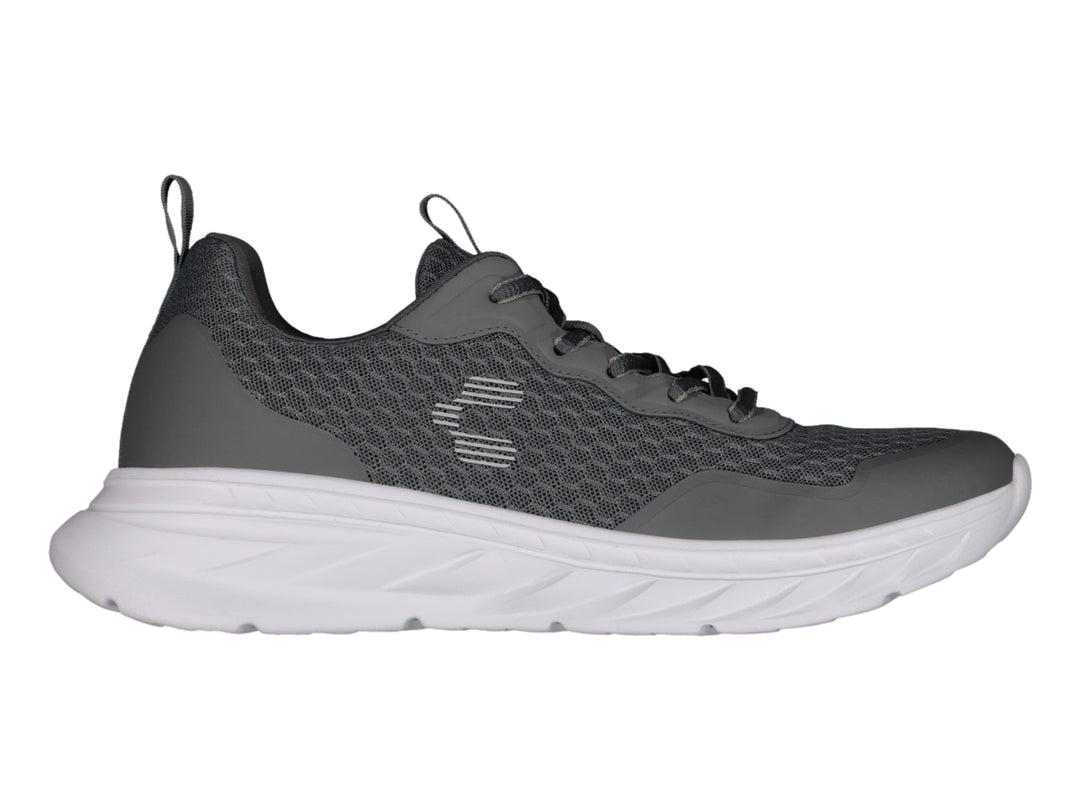 Tenis Charly Road Casual en color gris oscuro con suela blanca y tejido transpirable.