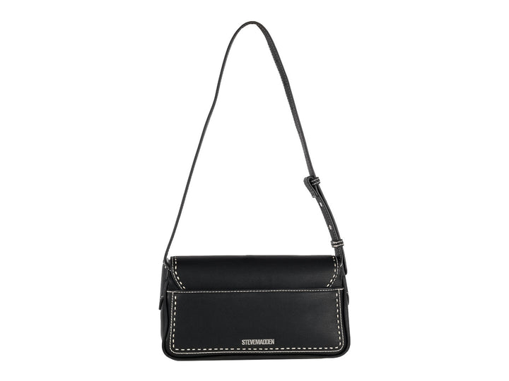 Bolsa de hombro rectangular color negro con costuras blancas y cierre circular plateado.