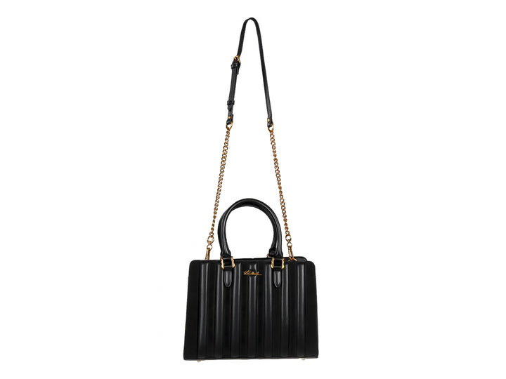 Bolso Steve Madden color negro con detalles dorados y diseño frontal plisado.