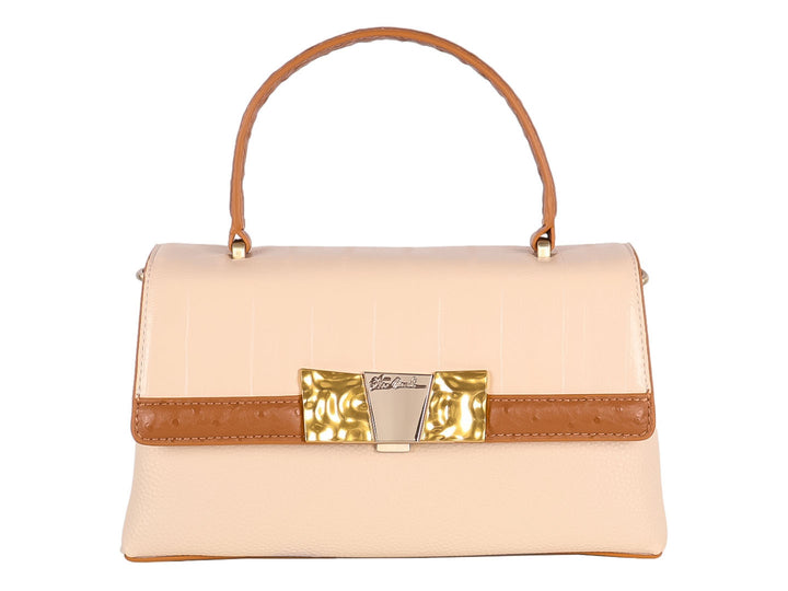 Bolso de mano color crema con asa y banda marrón, y cierre metálico dorado.