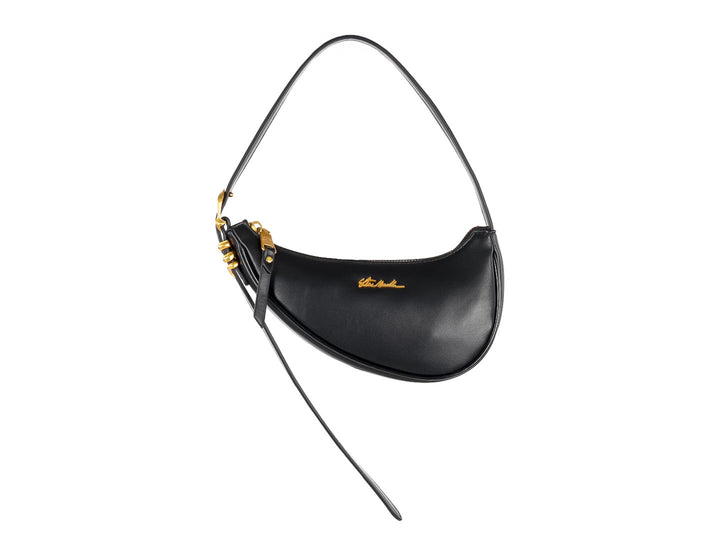 Bolso de hombro negro en forma de media luna con detalles y logotipo en color dorado de Steve Madden.