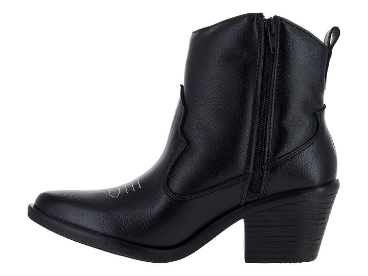 Botín vaquero negro con detalles de bordado blanco y tacón grueso.